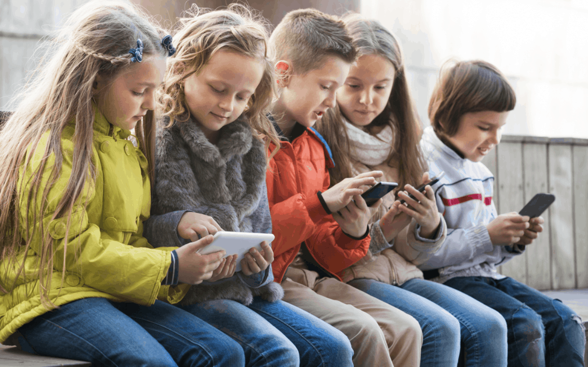 Social media causes anxiety in children 